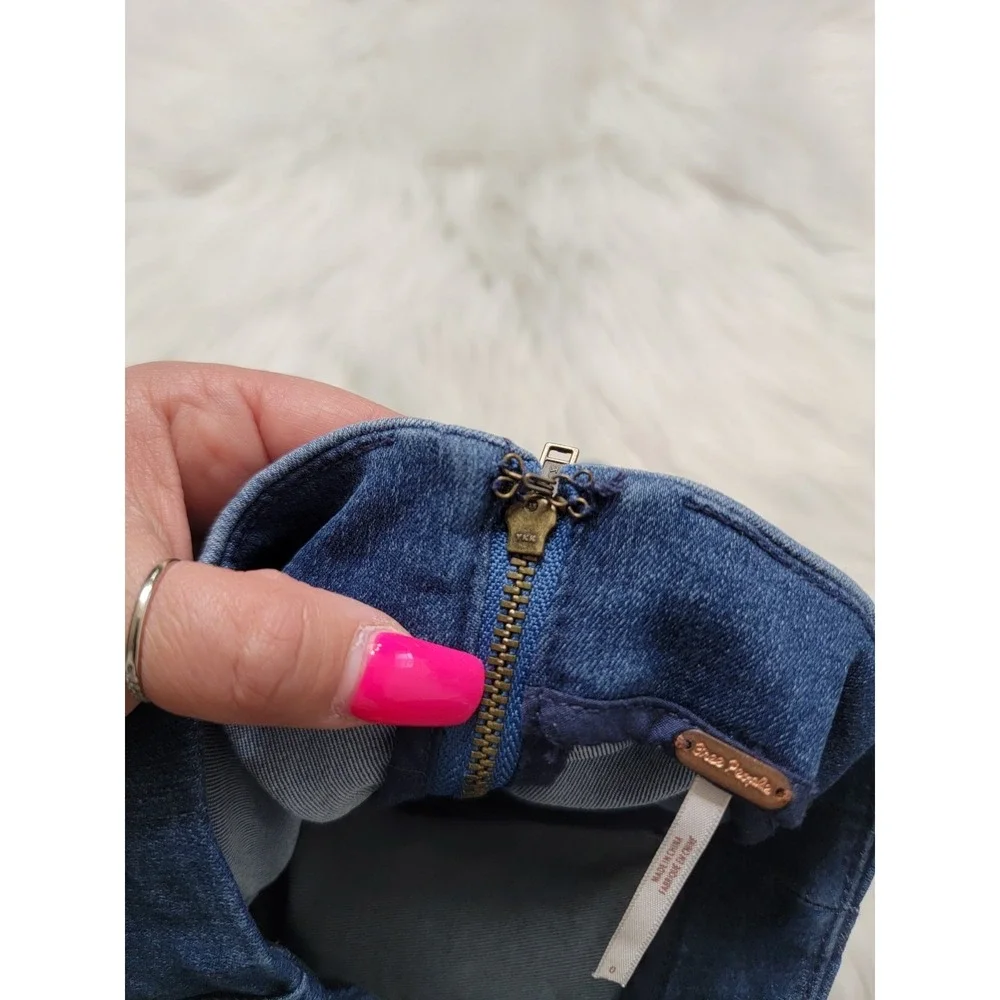 FREE PEOPLE Modern Femme Denim Mini Two Tone Stretch Jean Skirt Size 0